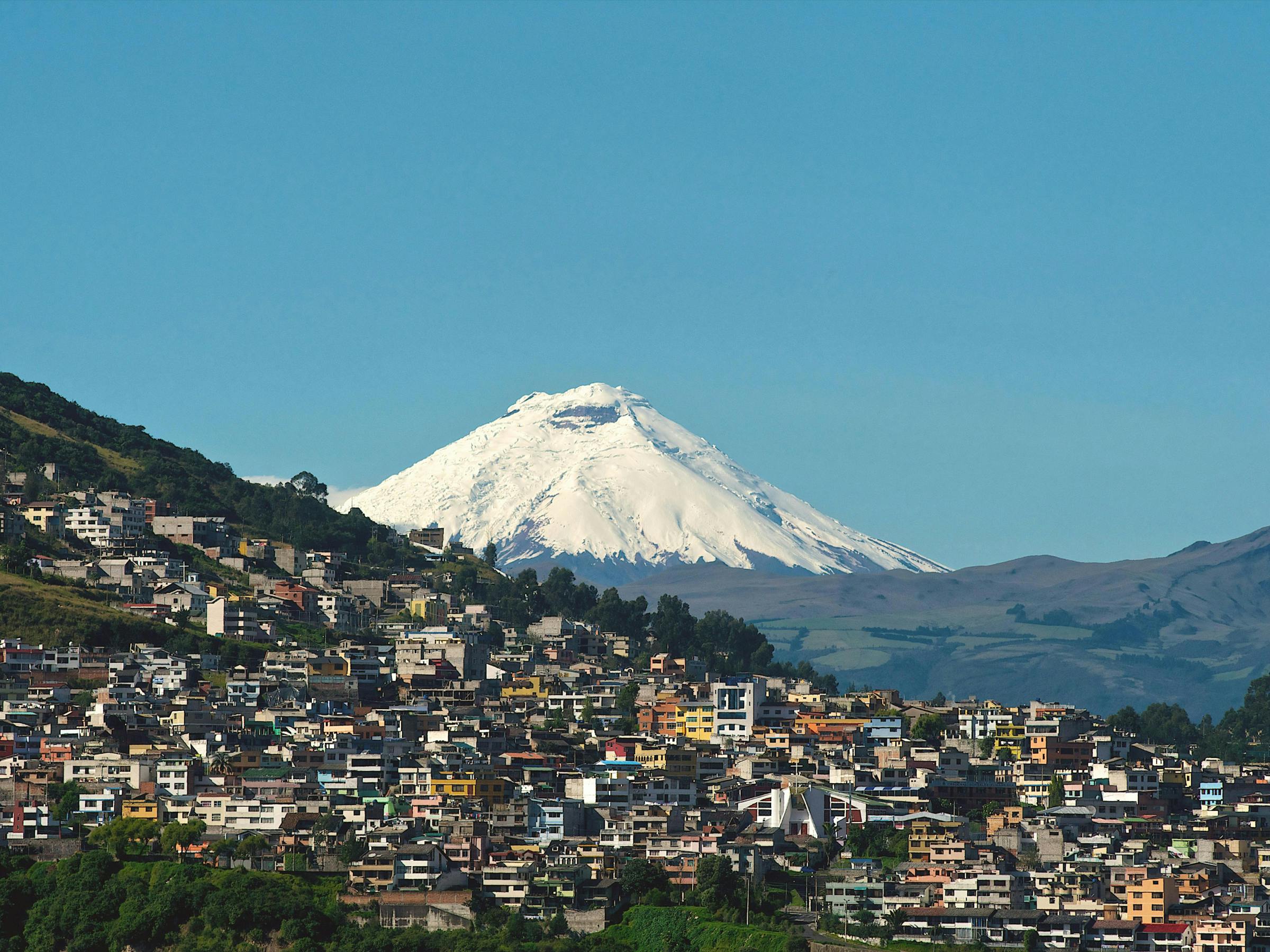 The City That Sits on the Equator, Under a Volcano, at the Edge of the Cloud Forest — and Still Gets Overlooked